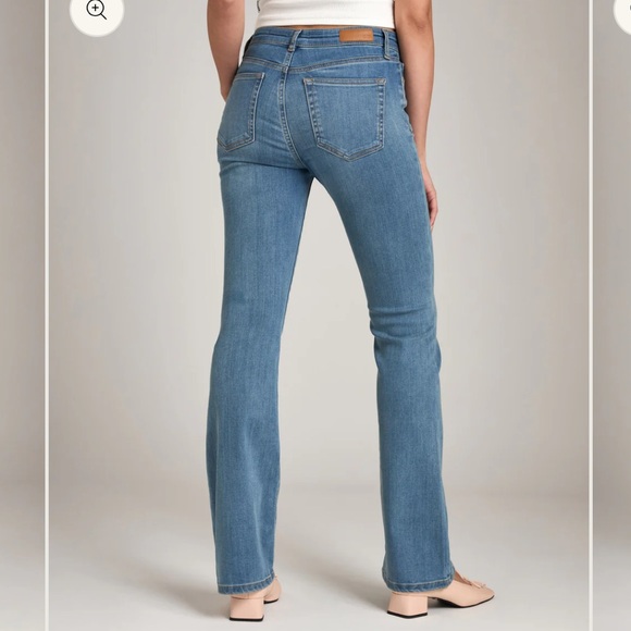 Flared midrise jeans! - Picture 2 of 4